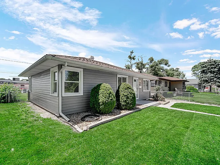6740 Olcott Ave — Photo 18