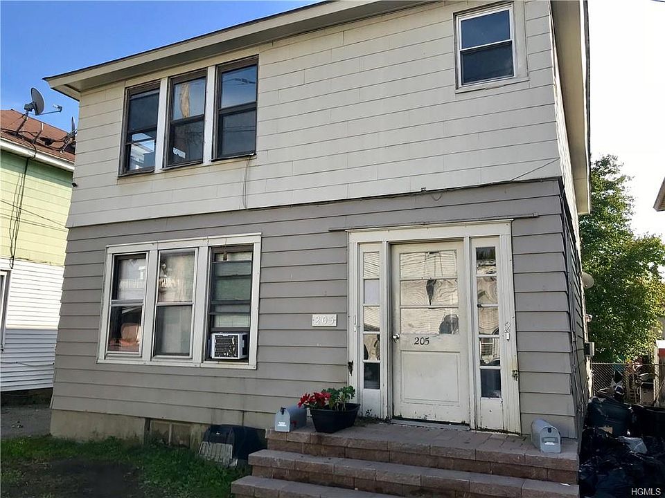 1st image of 205 W Parmenter St