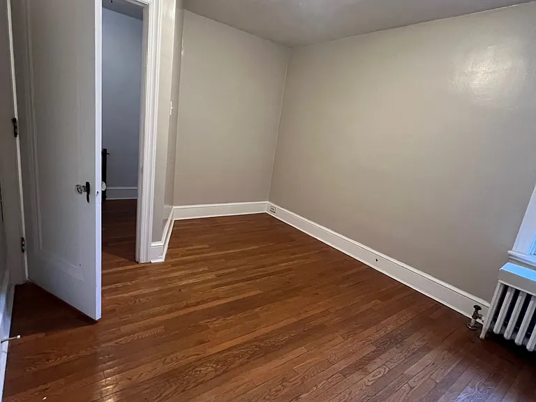 522 N Saint George St — Photo 12