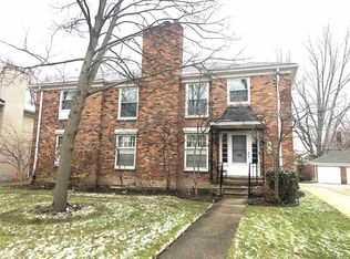 769 Harcourt Rd, Grosse Pointe Park, MI 48230