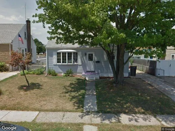 211 Olga Rd, Wilmington, DE 19805