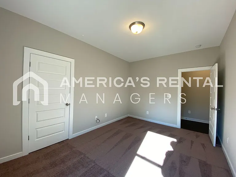 215 White Oak Cir — Photo 29