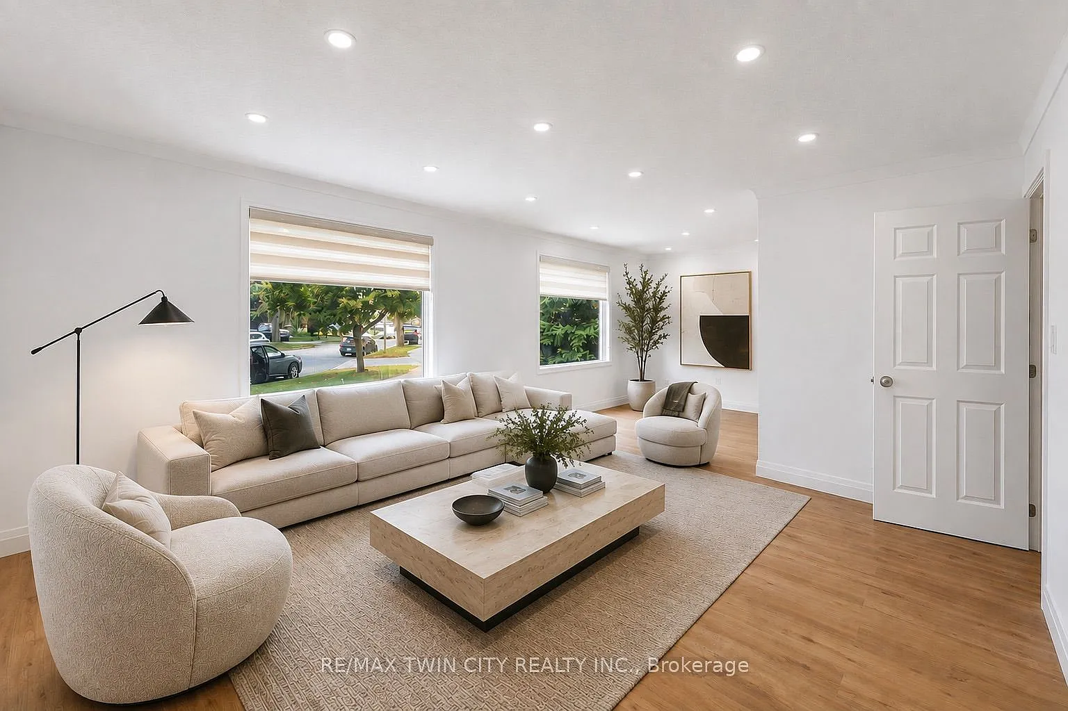 3 bed, $2,950 — Photo 2