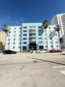 501 SW 1st St APT 208, Miami, FL, 33130
