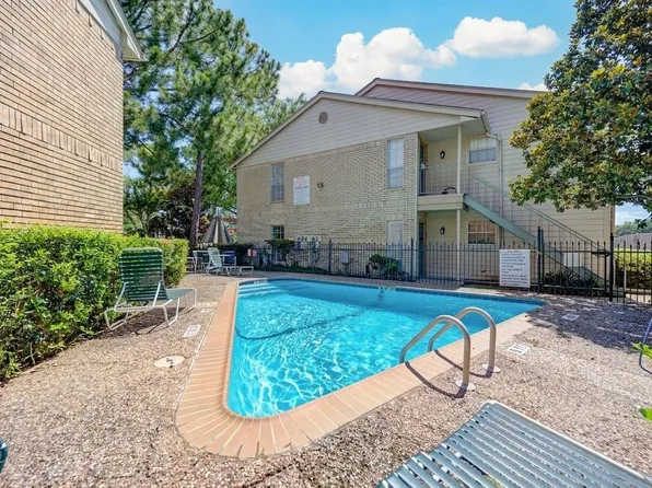 12550 Whittington Dr APT 814, Houston, TX 77077