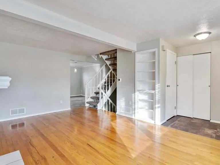 4382 Biscayne Ct — Photo 18