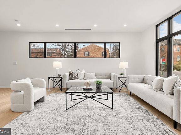 4th image of 4515 Washington Blvd