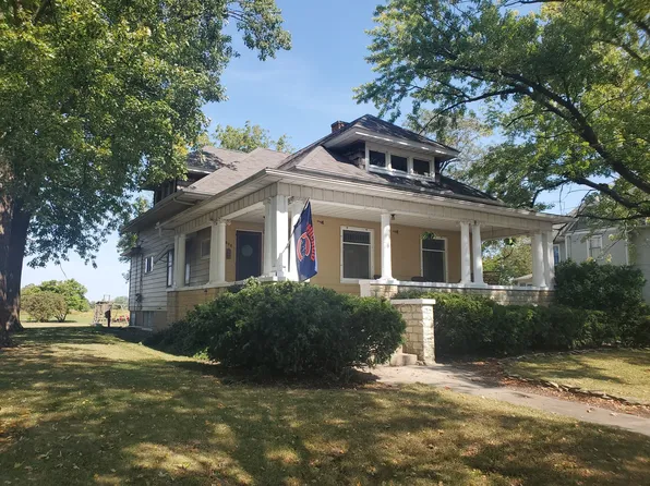 335 E Lincoln Ave, Onarga, IL 60955