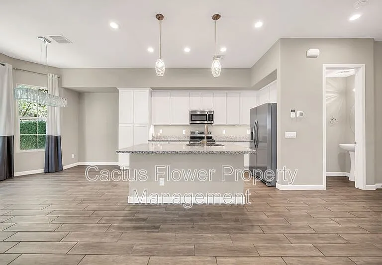 3067 N 33rd Pl — Photo 17