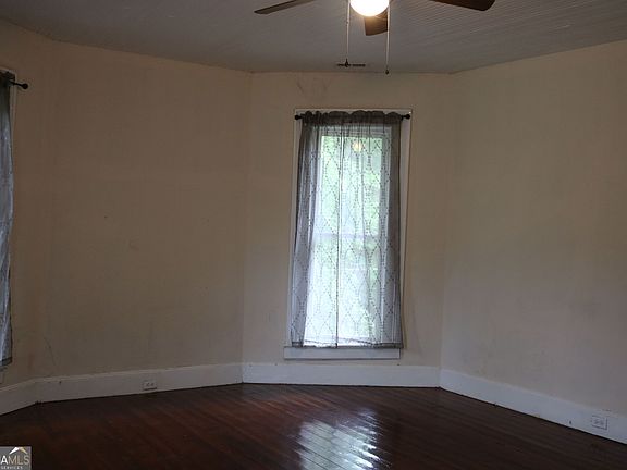 4th image of 88 S Railroad Ave