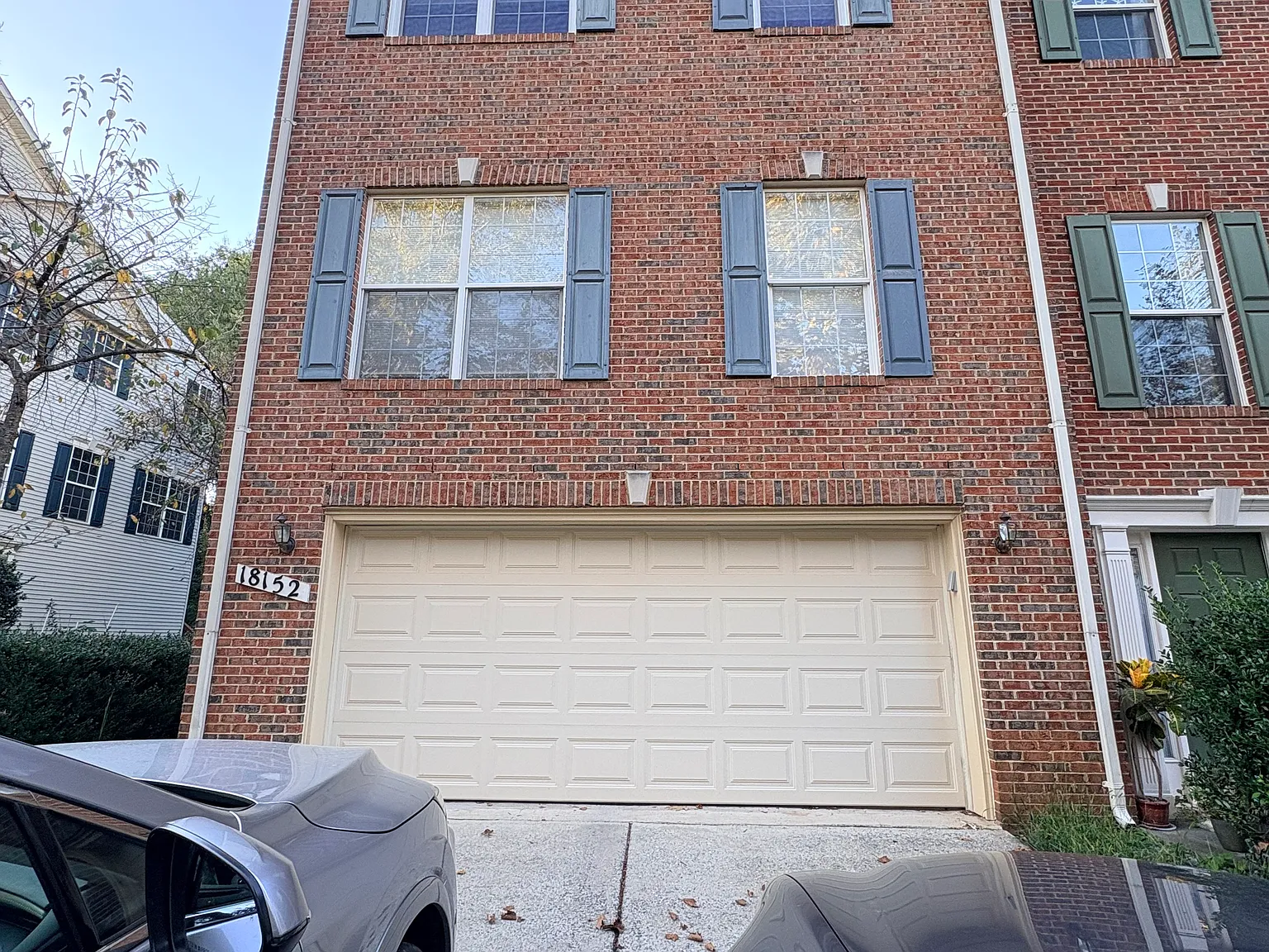 3 bed, 3.5 bath, 2400 sqft, $3,150 — Photo 3