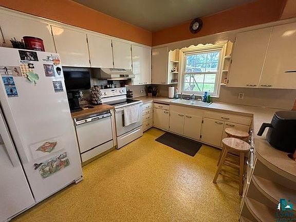 5th image of 3809 E 2nd Ave