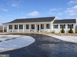 10292 Cliff Mills Rd, Marshall, VA 20115