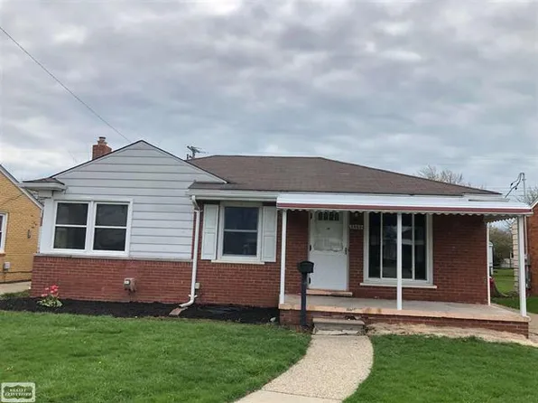 28834 Fountain St, Roseville, MI 48066