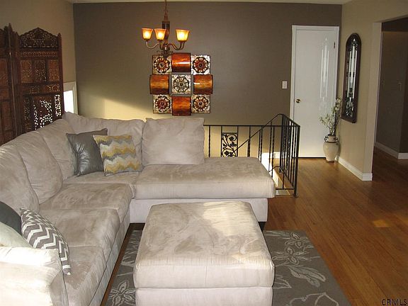 3rd image of 11 Evergreen Blvd