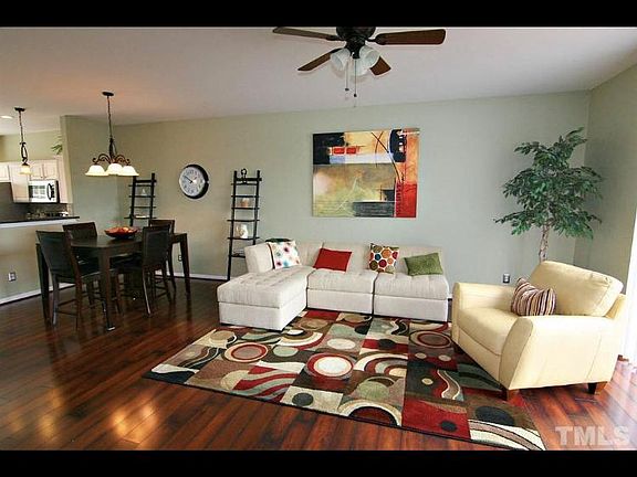 Living Room (2nd floor)