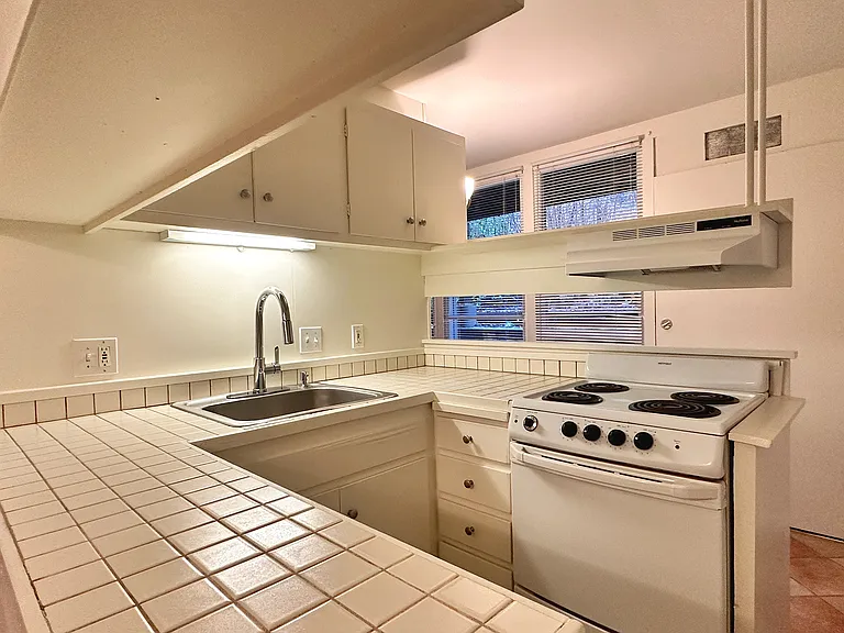 118 Echo Ave #8 — Photo 6