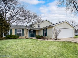 923 Greenridge Rd, Buffalo Grove, IL 60089