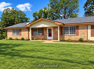 1003 W Point Tap Rd, Palestine, TX 75803
