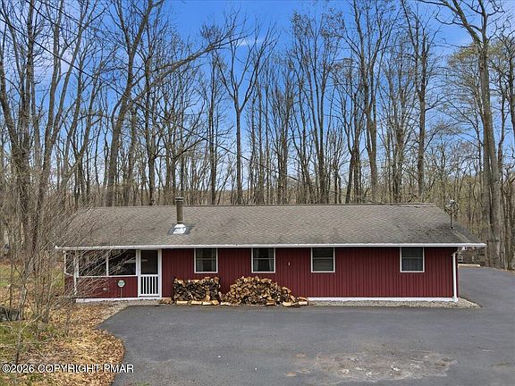 4th image of 1459 Lake Ln