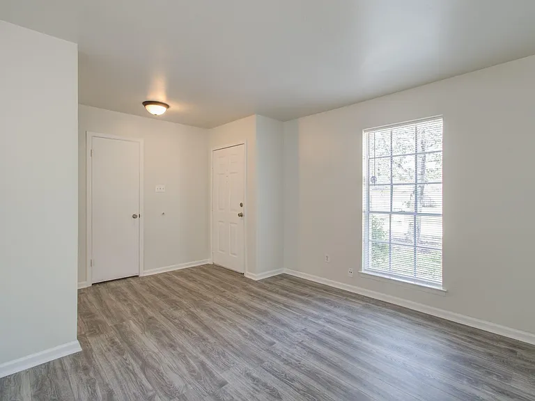 15611 La Casa Ln — Photo 6