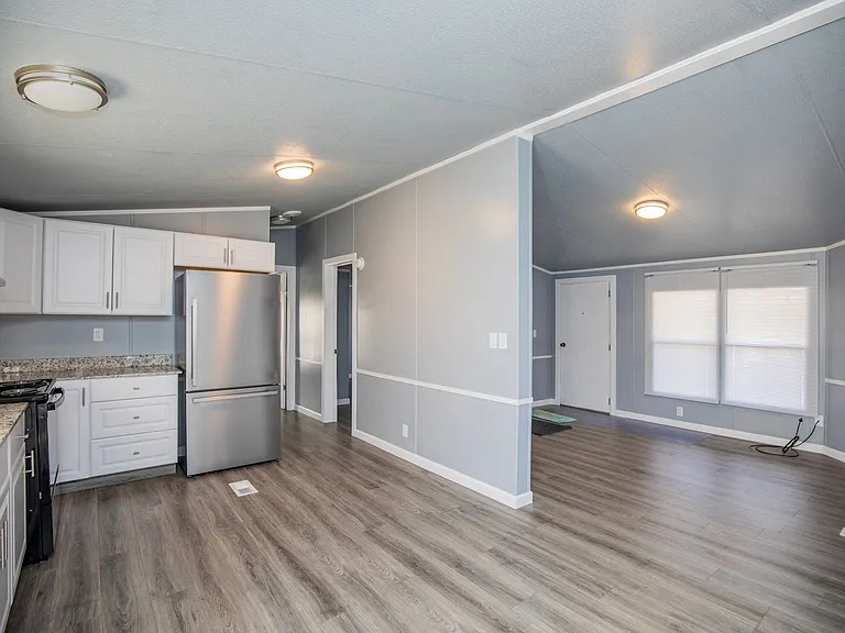 17707 Bittersweet Rd — Photo 5