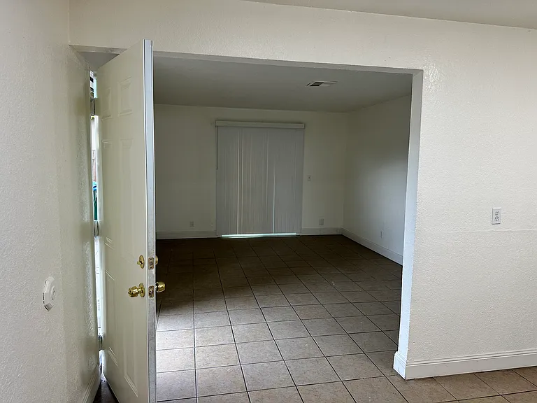 2129 S Union St #2129 — Photo 8