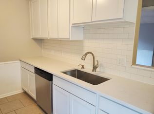 708 6th St NE #2, Minneapolis, MN 55413