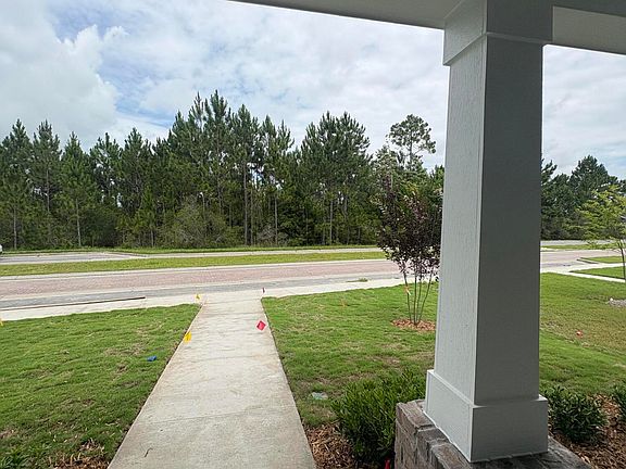 4th image of 1306 Primrose Ln
