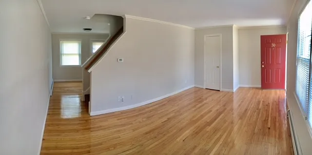 20 Hobart Ln — Photo 18