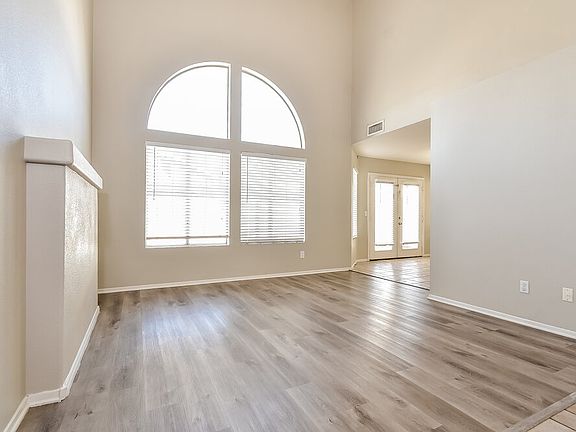 5th image of 6048 Belladonna Cir