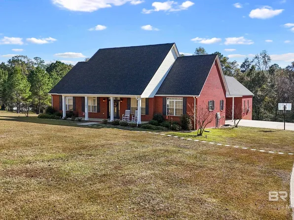 103 Darryl Dawe Ln, Atmore, AL 36502
