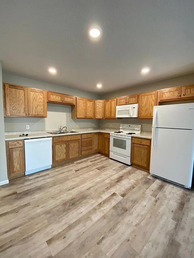 Updated 2 Bedroom Town Home — Photo 1