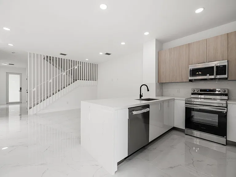1355 NW 42nd St #1355 — Photo 5