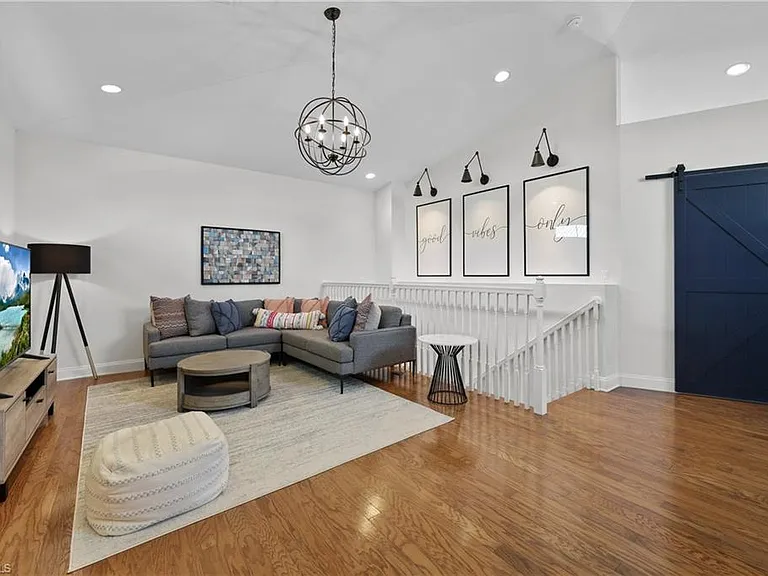 4611 Crayton Rd — Photo 31