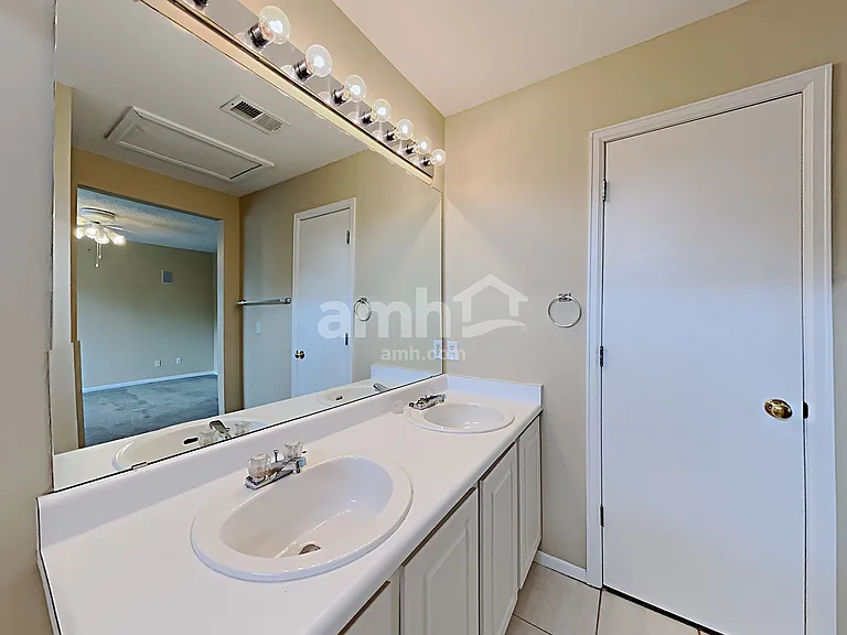 9595 Canberra Dr — Photo 13