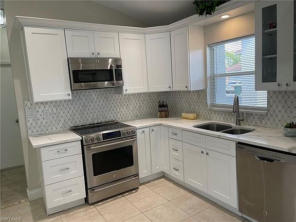 4th image of 1262B Naples Lake Dr