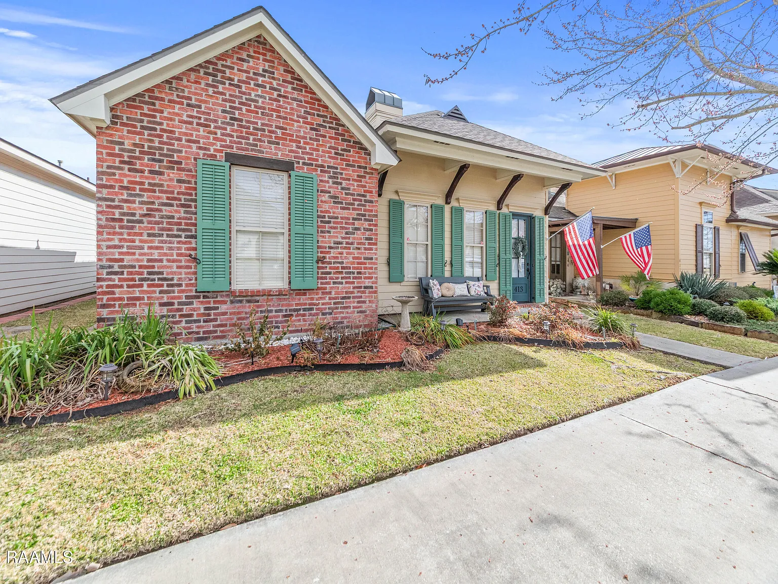 3 bed, 2.0 bath, 1976 sqft, $2,600 — Photo 3