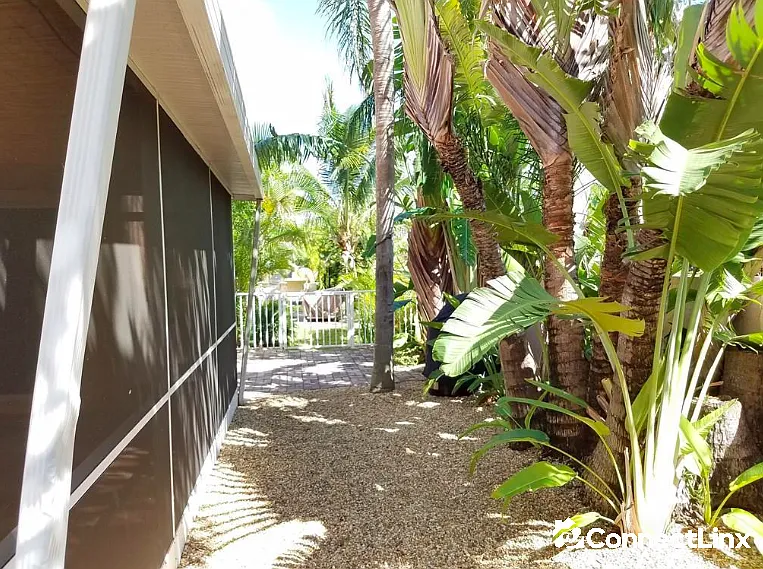 1159 SE 6th Ct — Photo 6