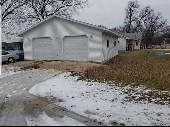 2nd image of 108 N 3rd St