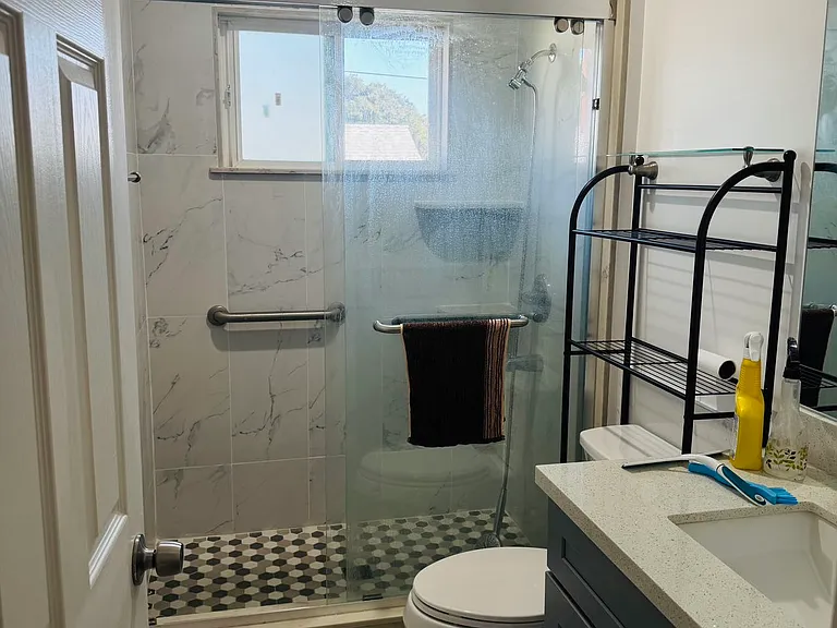 1413 W Commonwealth Ave #B — Photo 8