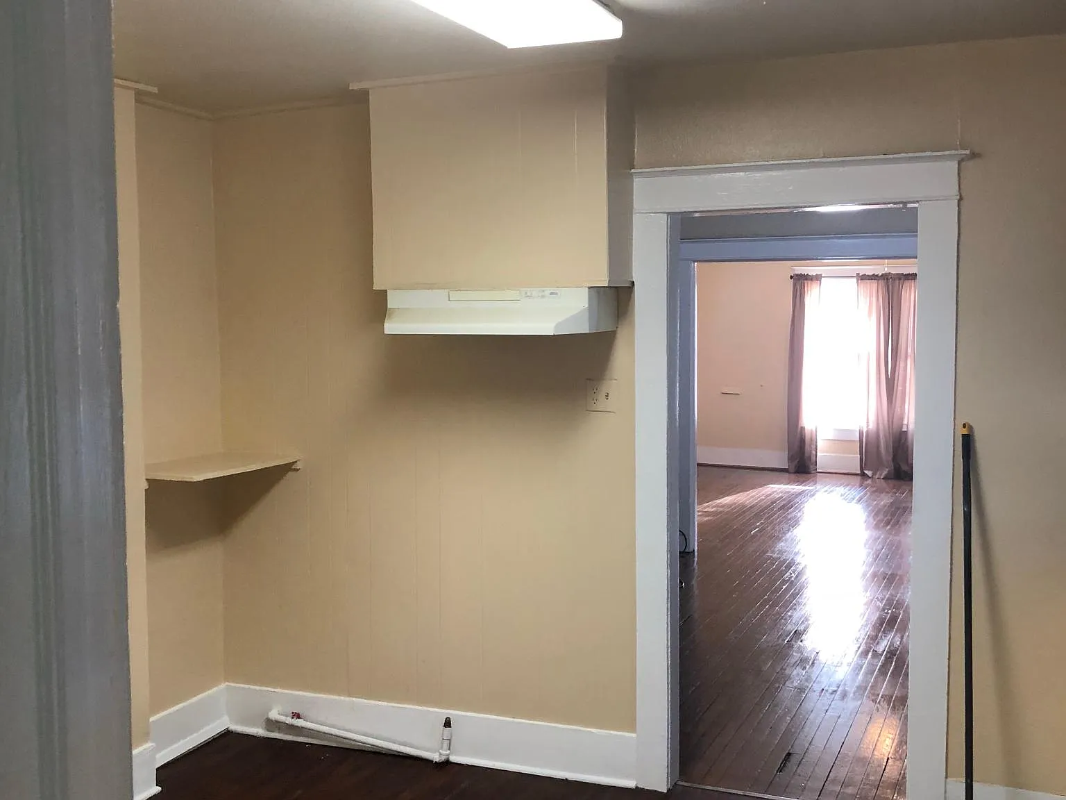 3 bed, 1251 sqft, $2,000 — Photo 4