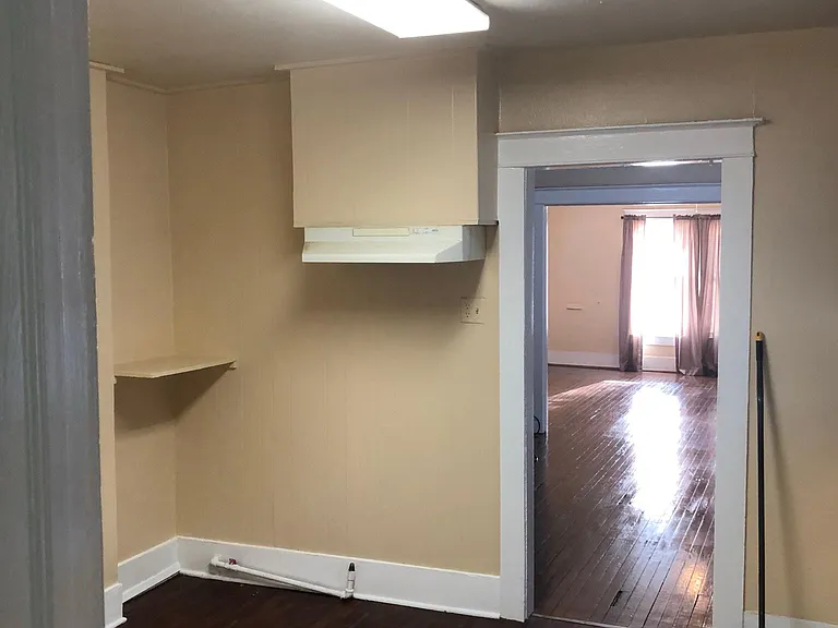 822 Hollywood Ave — Photo 4