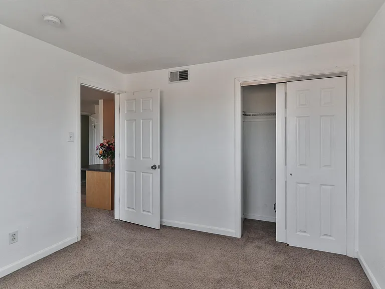 3850 Park Ave — Photo 5
