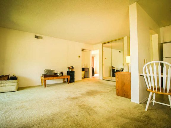 5th image of 788 Pinetree Cir APT 24
