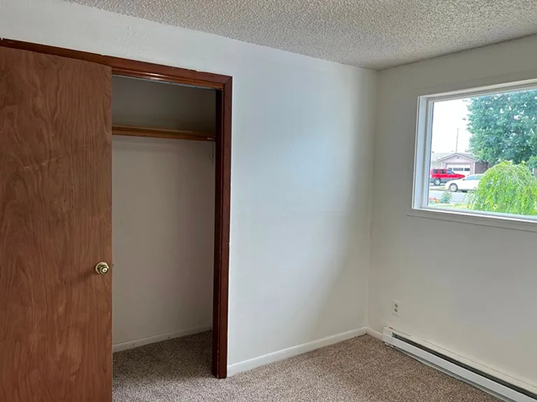 385 Dianne Ct — Photo 15