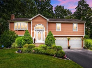 3112 Muir Ct, Yorktown Heights, NY 10598