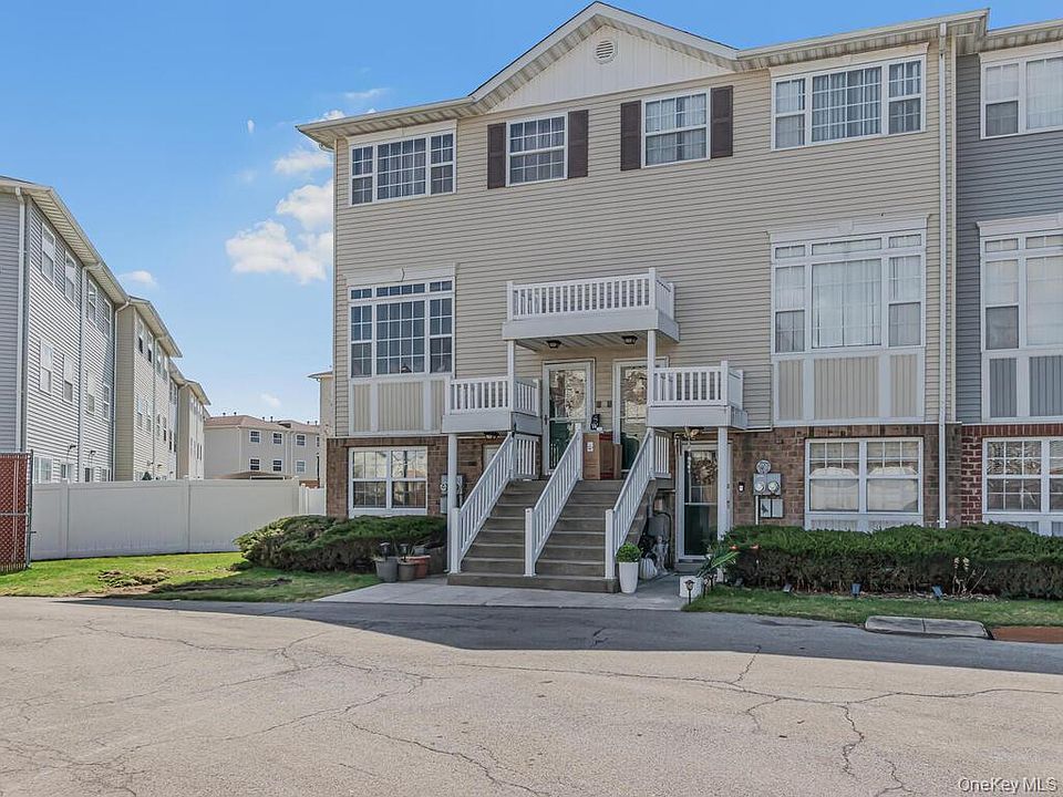 1st image of 85 Admiral Court #87