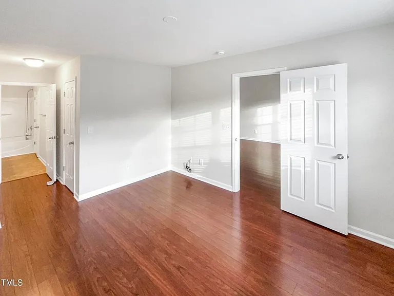 7919 Averette Hill Dr — Photo 20