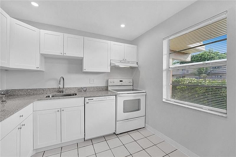 1st image of 7605 NW 5th Pl